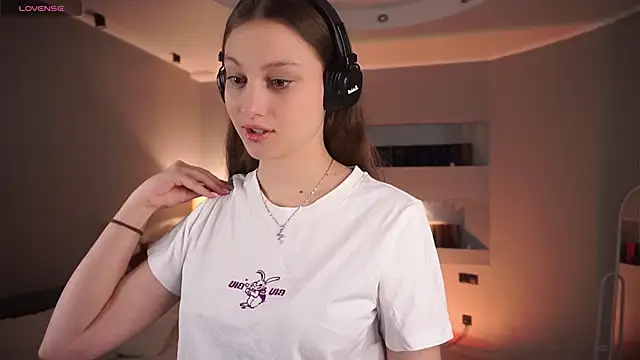 Snapshot of MercBoone chatting on November 5, 4:51 pm MercBoone online show from November 5, 4:51 pm