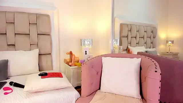 Snapshot of frehia_dimou chatting on May 24, 11:48 am frehia dimou online show from May 24, 11:48 am