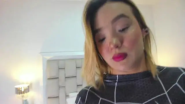 Snapshot of frehia_dimou chatting on July 1, 11:23 am frehia dimou online show from July 1, 11:23 am