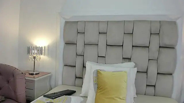 Snapshot of frehia_dimou chatting on July 22, 11:35 am frehia dimou online show from July 22, 11:35 am