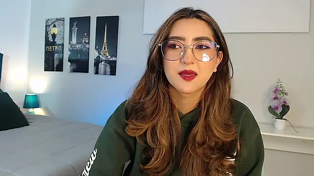 Snapshot of madame_lottie chatting on September 12, 12:27 pm madame lottie online show from September 12, 12:27 pm