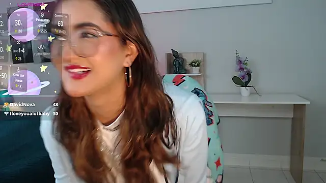 Snapshot of madame_lottie chatting on September 20, 12:39 pm madame lottie online show from September 20, 12:39 pm