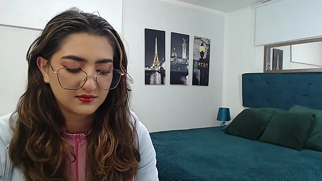 Snapshot of madame_lottie chatting on October 27, 12:31 pm madame lottie online show from October 27, 12:31 pm