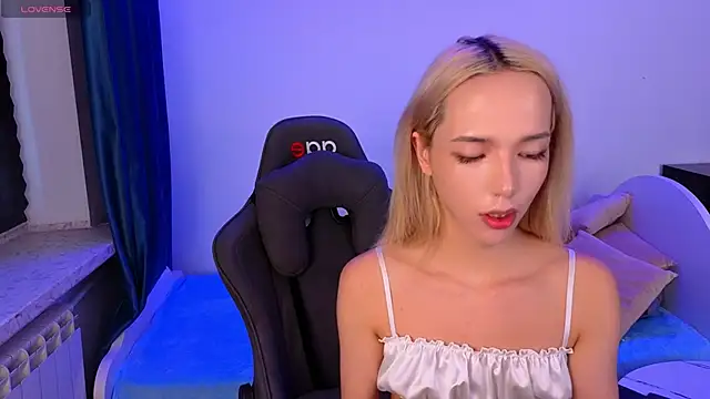 okerriella online show from May 3, 11:27 am