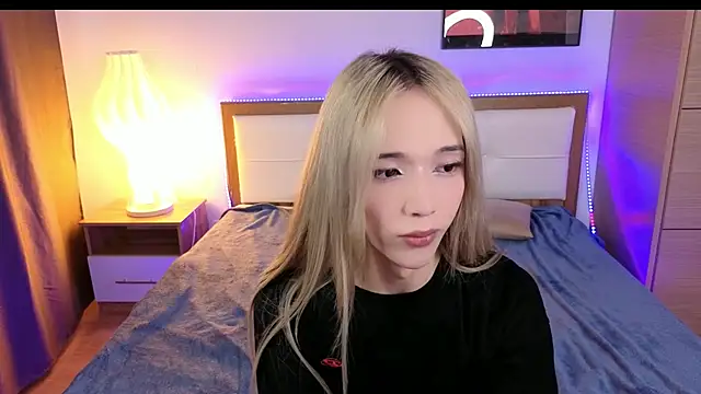 Snapshot of okerriella chatting on July 15, 1:49 pm okerriella online show from July 15, 1:49 pm