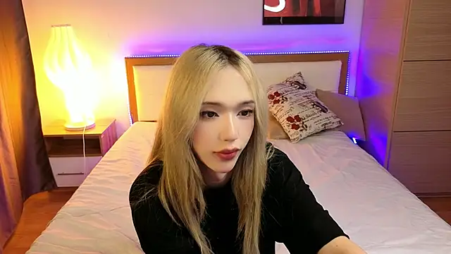 Snapshot of okerriella chatting on July 18, 6:01 pm okerriella online show from July 18, 6:01 pm