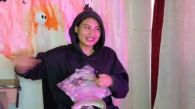 Linda andrew online show from October 17, 6:32 pm