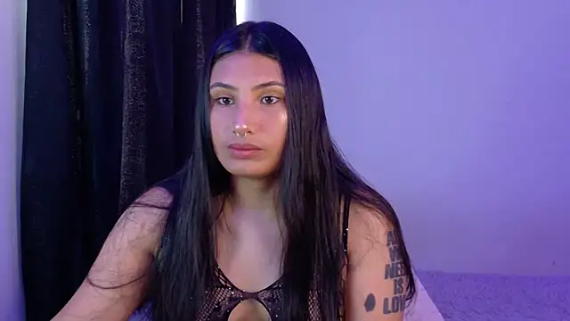 Snapshot of Linda_andrew chatting on June 10, 4:39 pm Linda andrew online show from June 10, 4:39 pm