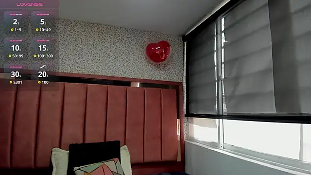 Snapshot of Hanna_Lee__ chatting on September 24, 8:23 pm Hanna Lee online show from September 24, 8:23 pm