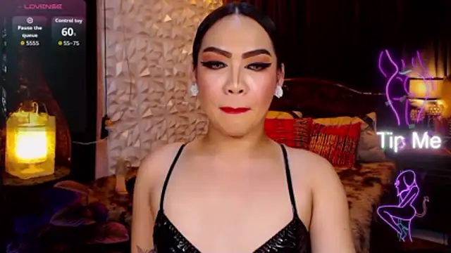 GODDESSHUGECOCKANDREA online show from April 23, 6:32 pm