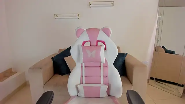 april smiith online show from September 24, 2:20 pm