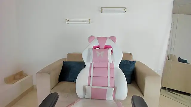 april smiith online show from October 3, 12:13 pm