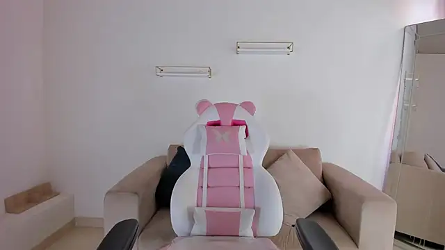 april smiith online show from October 21, 12:28 pm