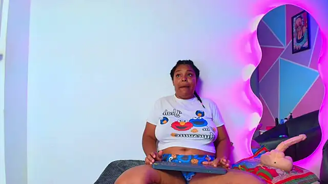 naomi campbel  online show from September 11, 8:42 pm