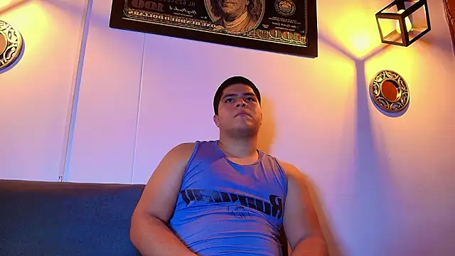 naomi campbel  online show from February 27, 8:31 pm