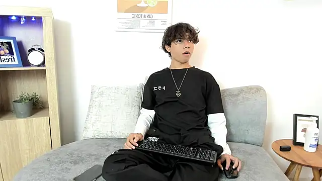 Snapshot of Honeymoon_sariel chatting on September 10, 7:58 pm Honeymoon sariel online show from September 10, 7:58 pm