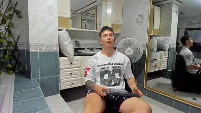 Thomas moon online show from September 11, 12:16 pm