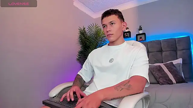 Thomas moon online show from April 28, 1:27 pm