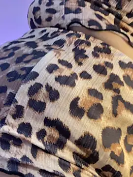 Snapshot of Sussan__ chatting on June 12, 11:53 am Sussan online show from June 12, 11:53 am