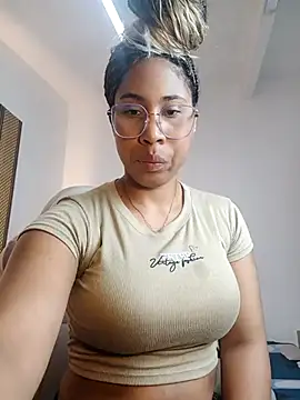 Elowen Clark online show from February 13, 7:21 pm