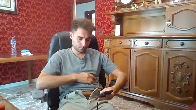 Snapshot of Torissimo92 chatting on October 17, 10:18 am Torissimo92 online show from October 17, 10:18 am