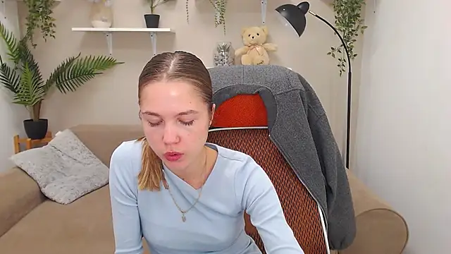 Snapshot of Spicy_Lexi chatting on October 10, 6:45 am Spicy Lexi online show from October 10, 6:45 am