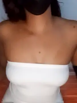 Snapshot of kissy_doll chatting on November 12, 7:24 pm kissy doll online show from November 12, 7:24 pm