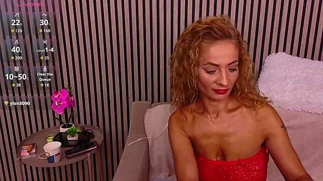 Snapshot of aellabeyonce chatting on July 22, 3:59 pm aellabeyonce online show from July 22, 3:59 pm