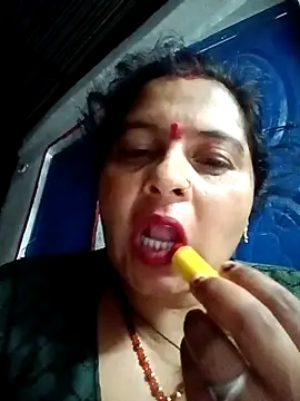 Snapshot of Hot_komal1 chatting on May 12, 8:28 pm Hot komal1 online show from May 12, 8:28 pm