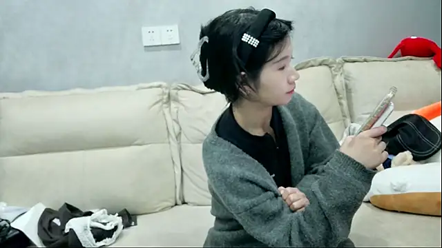 xiaoLI-2025 online show from November 2, 2:08 pm