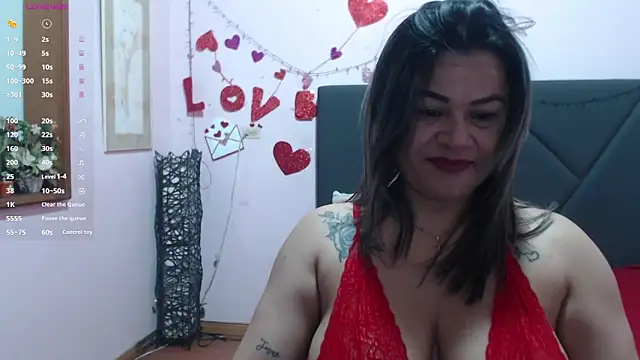 pamela echeverria online show from April 23, 11:20 am