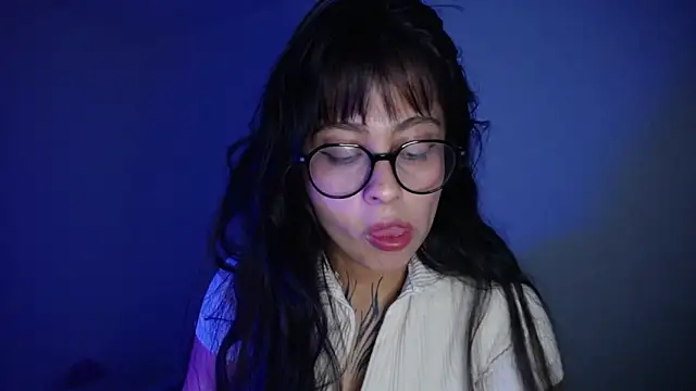 sophiaa 7 online show from March 26, 1:55 am