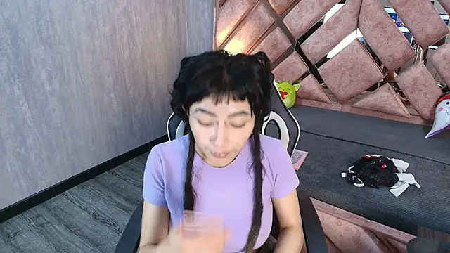 Snapshot of Babyyrasta666 chatting on October 17, 4:26 am Babyyrasta666 online show from October 17, 4:26 am