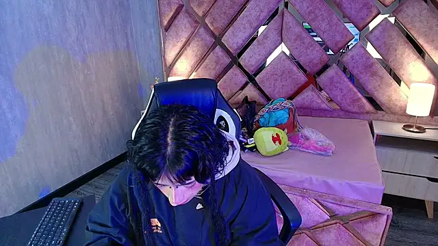 Snapshot of Babyyrasta666 chatting on November 27, 3:30 am Babyyrasta666 online show from November 27, 3:30 am