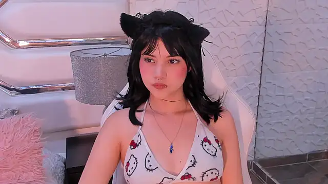 Snapshot of TatiLee chatting on November 11, 6:30 pm TatiLee online show from November 11, 6:30 pm