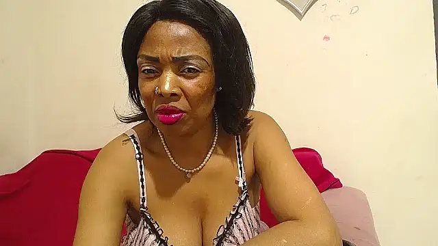 Snapshot of SEXYMOANSXX chatting on November 16, 4:45 pm SEXYMOANSXX online show from November 16, 4:45 pm