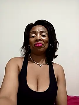 Snapshot of SEXYMOANSXX chatting on December 4, 9:01 pm SEXYMOANSXX online show from December 4, 9:01 pm