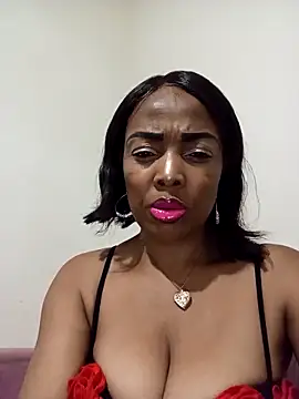 Snapshot of SEXYMOANSXX chatting on February 2, 5:17 am SEXYMOANSXX online show from February 2, 5:17 am