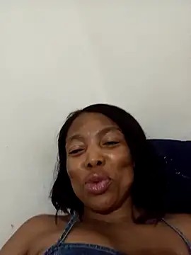 Snapshot of SEXYMOANSXX chatting on February 8, 9:18 pm SEXYMOANSXX online show from February 8, 9:18 pm