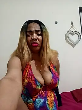 SEXYMOANSXX online show from June 6, 5:50 pm
