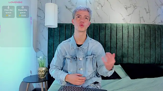 nicktorn online show from December 15, 12:31 pm