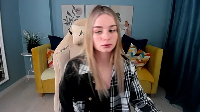 SweetyLicky online show from October 11, 4:05 pm