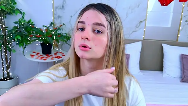 SweetyLicky online show from February 8, 3:59 pm