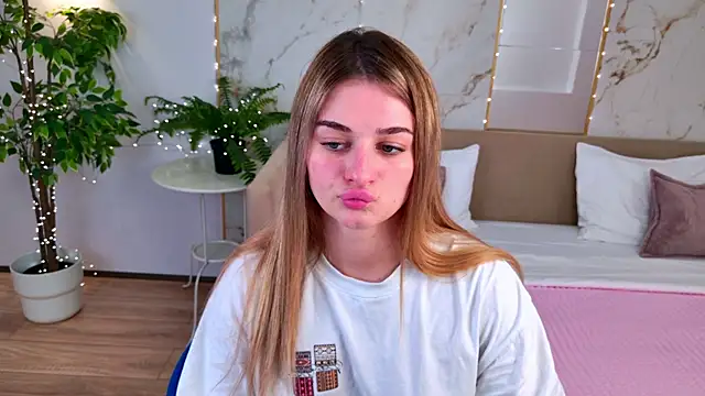 SweetyLicky online show from June 9, 4:07 pm