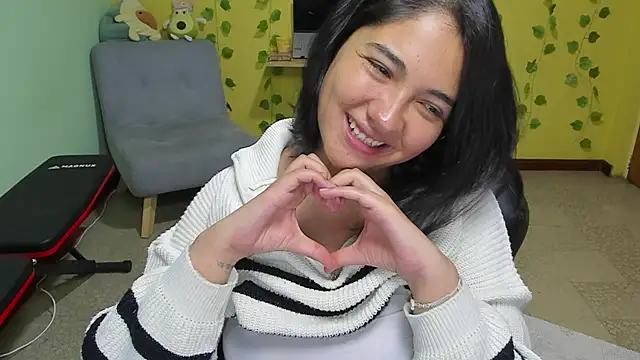 miiaawallace online show from November 23, 11:37 pm