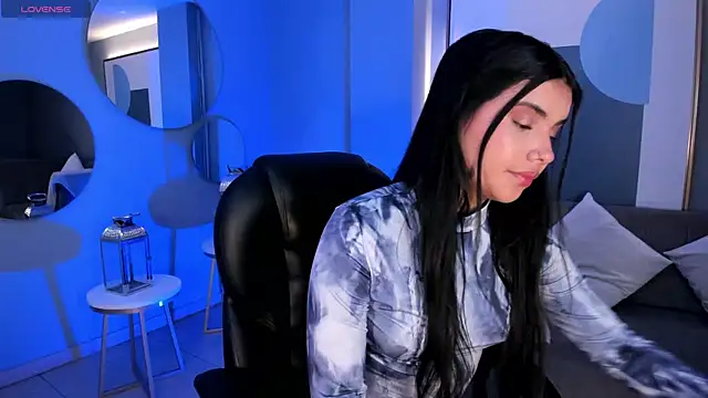 MiaLaurence online show from November 2, 11:34 am