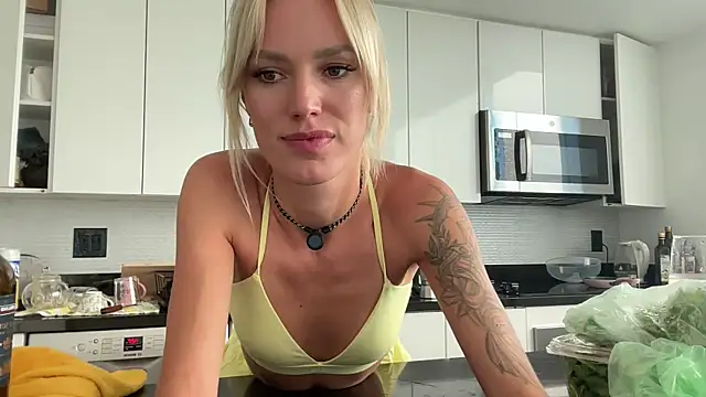 Ohbabykelly online show from April 28, 10:26 pm