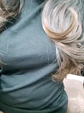 Snapshot of Kayna_Rawat chatting on December 5, 10:46 am Kayna Rawat online show from December 5, 10:46 am