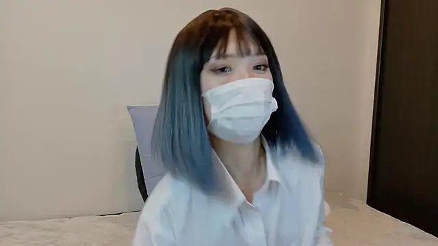 sarina at online show from February 16, 9:27 am