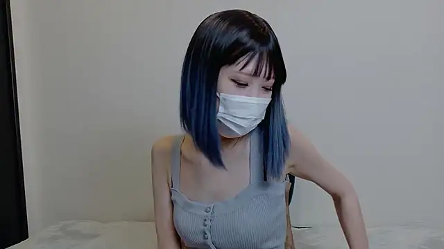 Snapshot of sarina_at chatting on May 12, 4:31 am sarina at online show from May 12, 4:31 am